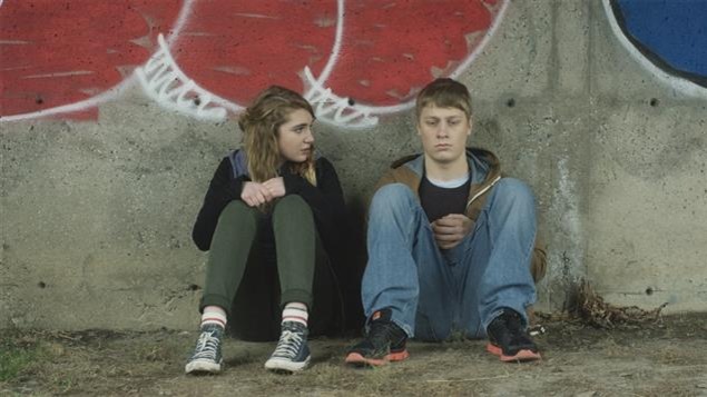 Sophie Nélisse et Antoine Olivier Pilon dans 1:54 de Yan England Photo : 154-lefilm.com Sophie Nélisse et Antoine Olivier Pilon dans 1:54 de Yan England Photo : 154-lefilm.com