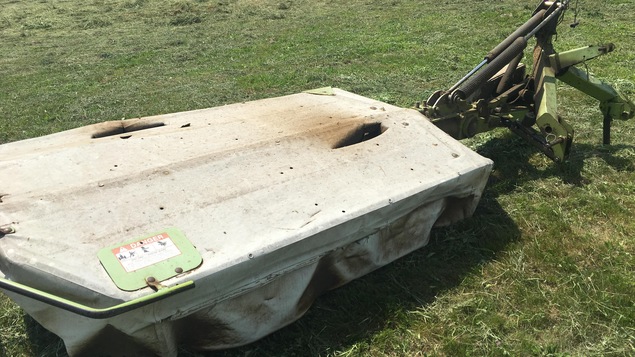 Une machine à tondre le foin