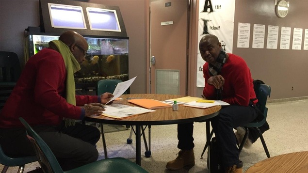 Des membres de l'équipe de l'accueil des nouveaux arrivants à l'École Précieux-Sang Des membres de l'équipe de l'accueil des nouveaux arrivants à l'École Précieux-Sang