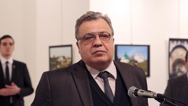 L'ambassadeur de Russie en Turquie, tué par balle (Vidéo)