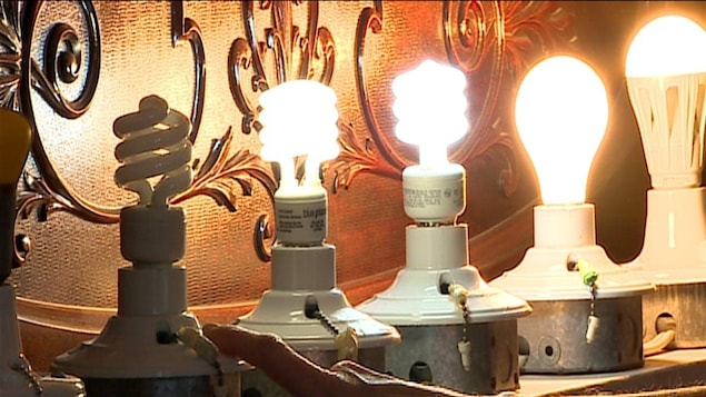 Des ampoules fluocompactes et D. E. L.