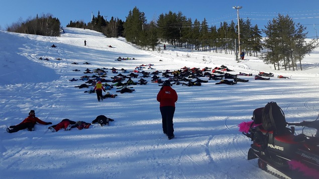 Les anges dans la neige au mont Ti-Basse à Baie-Comeau