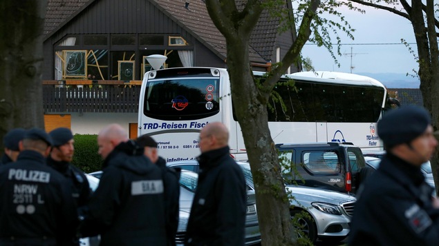 L'autocar des joueurs de l'équipe de football du Borussia Dortmund a été attaqué le 11 avril. L'autocar des joueurs de l'équipe de football du Borussia Dortmund a été attaqué le 11 avril.