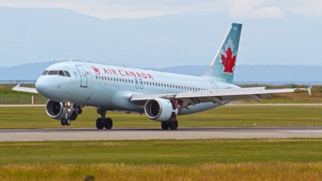 Un avion d'Air Canada qui décolle