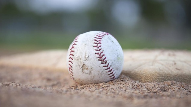 Une balle de baseball