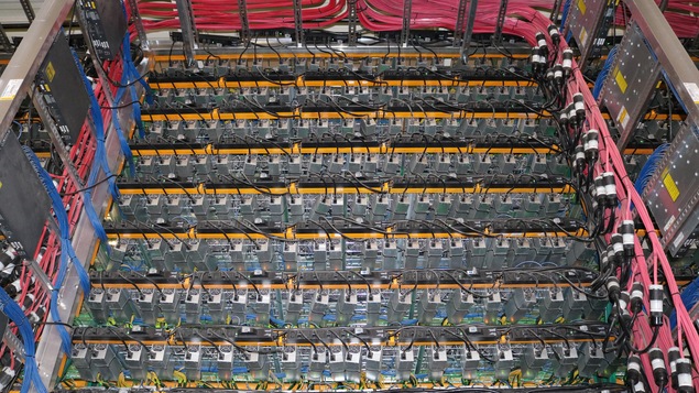 Bitfarms possède quatre mines de bitcoins en opération au Québec, dont celle-ci à Saint-Hyacinthe.