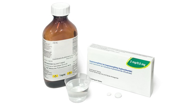 De la méthadone et de la buprénorphine-naloxone, des médicaments utilisés dans le traitement de la dépendance aux opioïdes.
