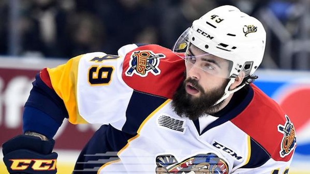 Cameron Lizotte dans son chandail des Otters d'Erie. Cameron Lizotte dans son chandail des Otters d'Erie.
