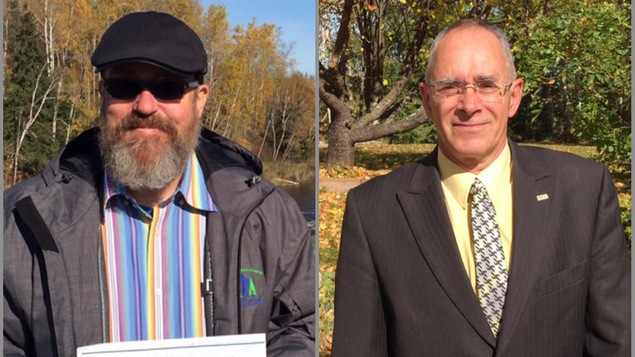 Stephan Lavoie (gauche) et Jean-Jacques Dupuis (droite), candidats à la mairie de Preissac.