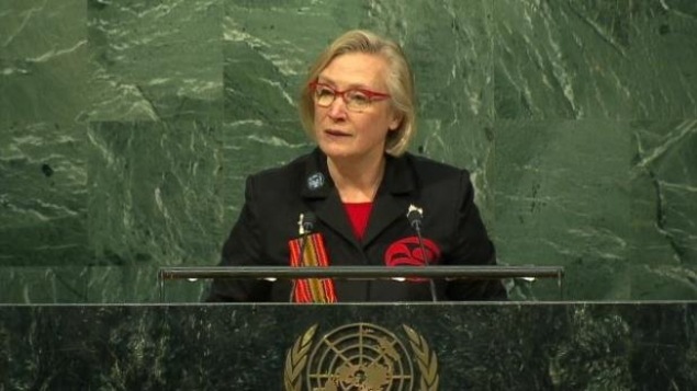 La ministre des Affaires autochtones Carolyn Bennett La ministre des Affaires autochtones Carolyn Bennett
