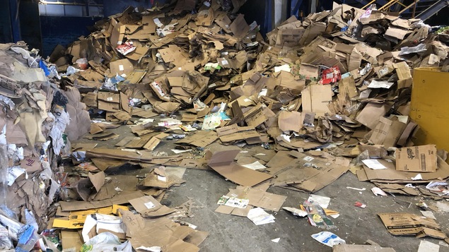 Il devient de plus en plus difficile de trouver un marché pour le carton. Les centres de tri vendent à perte.