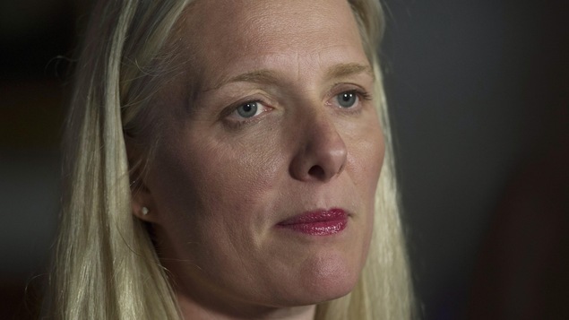 La ministre de l’Environnement et du Climat du Canada, Catherine McKenna, durant une conférence de presse sur un nouveau fonds vert de 2 milliards de dollars, le 15 juin 2017 La ministre de l’Environnement et du Climat du Canada, Catherine McKenna, durant une conférence de presse sur un nouveau fonds vert de 2 milliards de dollars, le 15 juin 2017
