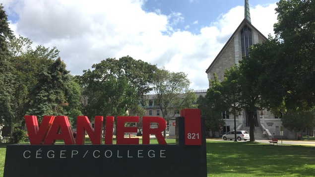 Le cégep anglophone Vanier, à Saint-Laurent, reçoit chaque année plusieurs étudiants de langue maternelle francophone. Le cégep anglophone Vanier, à Saint-Laurent, reçoit chaque année plusieurs étudiants de langue maternelle francophone.