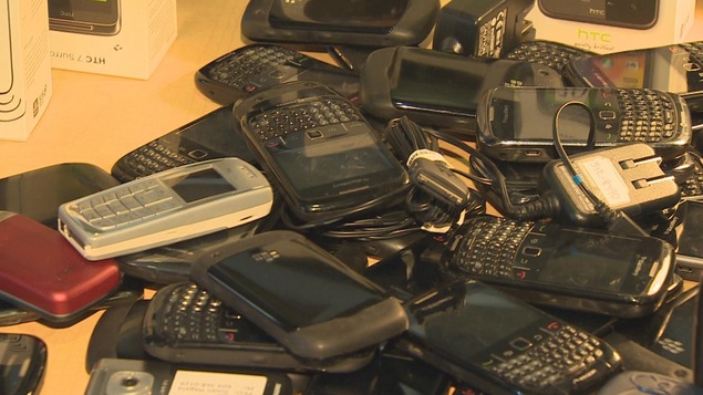 Une pile de cellulaire.