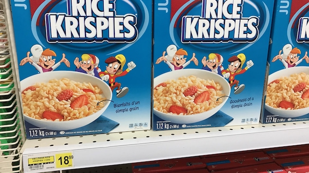 Des boîtes 1,12 kg de Rice Krispies sur une étagère Des boîtes 1,12 kg de Rice Krispies sur une étagère