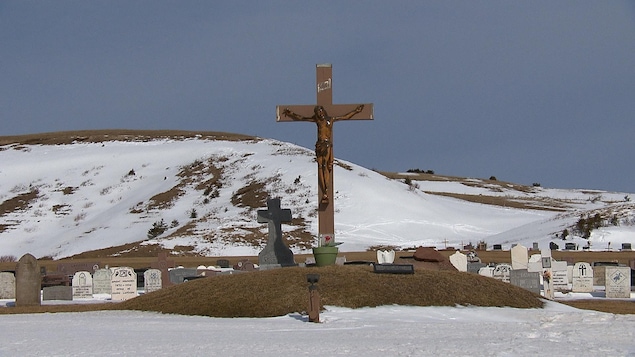 Croix et pierres tombales