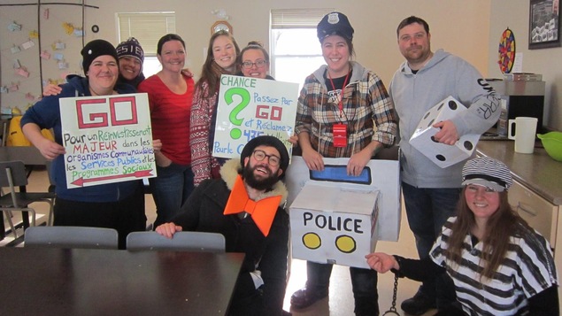 La Concertation régionale des organismes communautaires de l'Abitibi-Témiscamingue (CROC-AT) réclame un réinvestissement majeur dans les organismes communautaires.