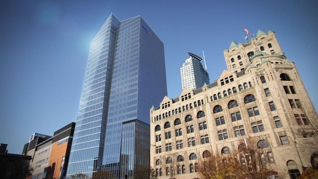 Inaugurée il y a deux ans, la tour Deloitte avait été la première tour à bureaux construite par le secteur privé au centre-ville de Montréal en 20 ans. Inaugurée il y a deux ans, la tour Deloitte avait été la première tour à bureaux construite par le secteur privé au centre-ville de Montréal en 20 ans.