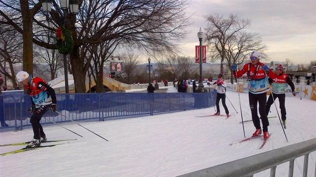 Des skieurs participent à une étape de la Coupe du monde de ski de fond sur les plaines d’Abraham, en 2012, à Québec. Des skieurs participent à une étape de la Coupe du monde de ski de fond sur les plaines d’Abraham, en 2012, à Québec.