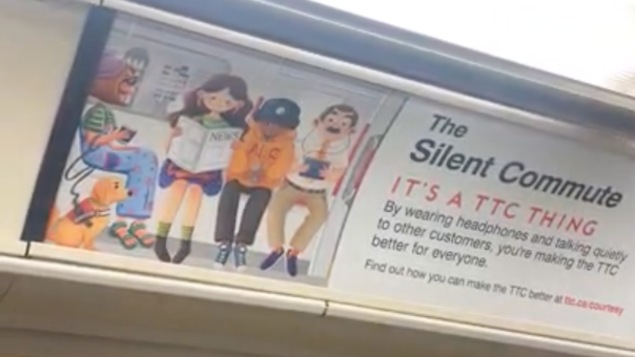 Des affiches demandant aux passagers d'être silencieux sont maintenant apposées aux murs des véhicules de la Commission des transports de Toronto.