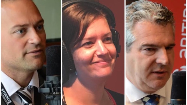 Le maire d'Amos, Sébastien D'Astous, la conseillère de quartier du district d'Évain de Rouyn-Noranda, Samuelle Ramsay-Houle, et le maire de Senneterre, Jean-Maurice Matte, en studio.