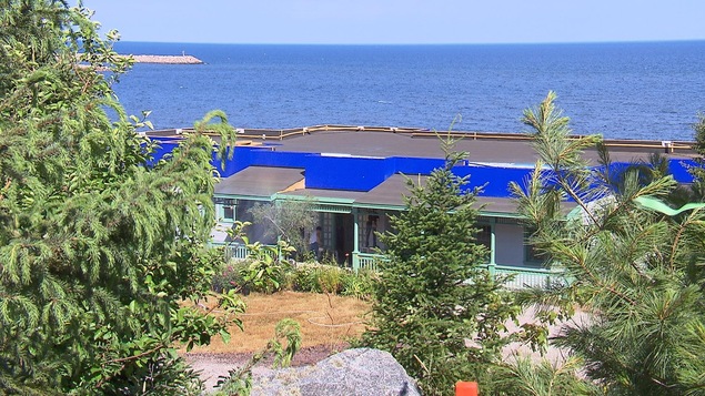 Pour le tournage, une maison a été construite dans le secteur de la Baie-Verte. Pour le tournage, une maison a été construite dans le secteur de la Baie-Verte.