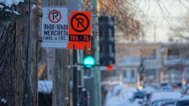 Certaines rues de Montréal ont été déneigées malgré l'absence de neige.