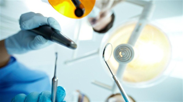 Des instruments utilisés par les dentistes.