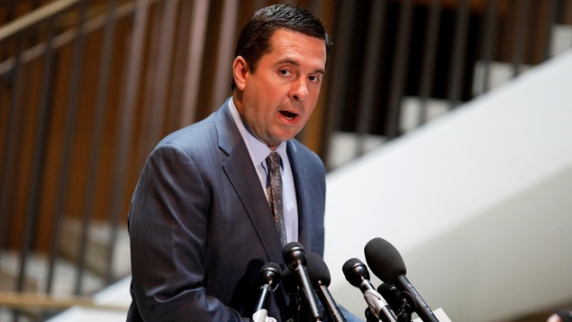 Le président de la commission du Renseignement de la Chambre des représentants, Devin Nunes, s'adressant à la presse. Le président de la commission du Renseignement de la Chambre des représentants, Devin Nunes, s'adressant à la presse.