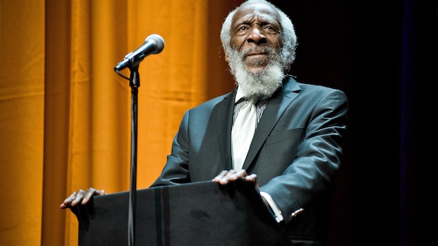 Dick Gregory, comédien et militant pour les droits civiques, est mort