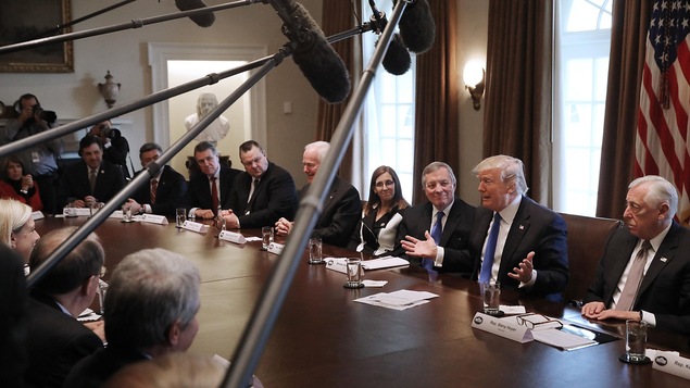 Le président Trump rencontre des parlementaires des deux partis pour discuter des dossiers liés à l'immigration.