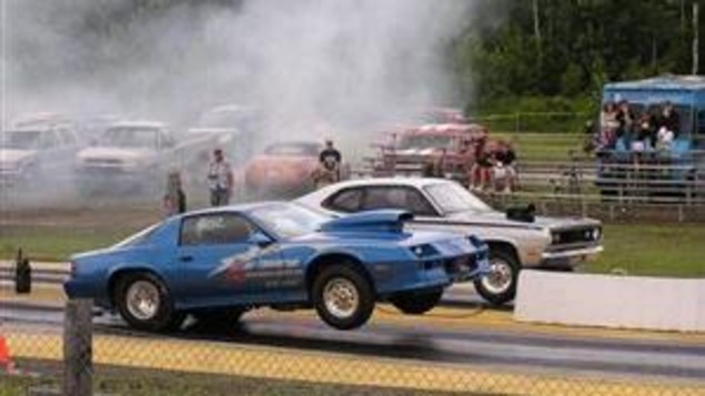 Des courses d'accélération à Saint-Élie Motorsports