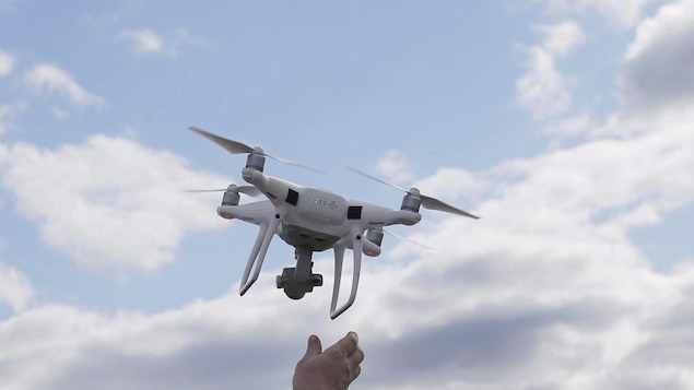 Un drone en vol.