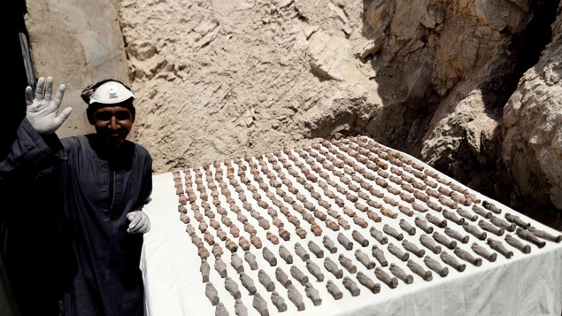 Des milliers de petites statuettes funéraires  ont également été découvertes.
