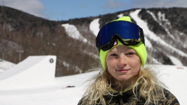 Le jeune planchiste Éli Bouchard a réussi une manœuvre fort complexe à Stoneham le week-end dernier