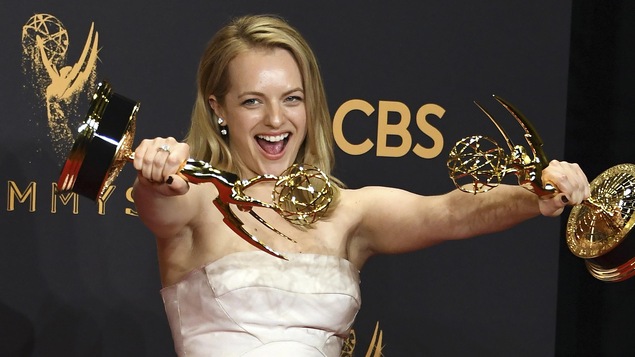 Elisabeth Moss a remporté le prix Emmy de la meilleure actrice dans une série dramatique