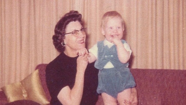 Ellen Gibb avec son petit-fils en 1960