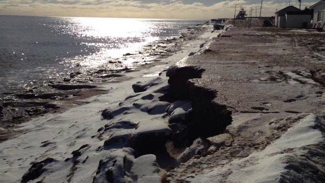 L'érosion fait des ravages à Cap-Bateau, au Nouveau-Brunswick.