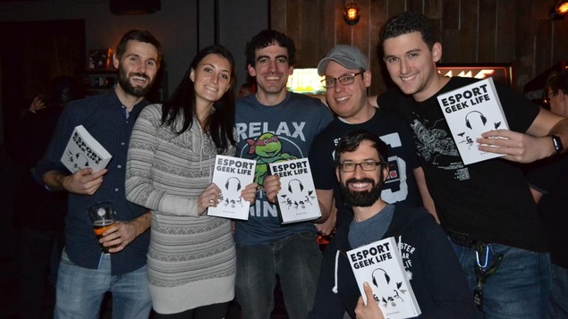 David Laporte, debout au centre du groupe, lors du lancement de son livre ESport Geek Life, en décembre 2016. David Laporte, debout au centre du groupe, lors du lancement de son livre ESport Geek Life, en décembre 2016.