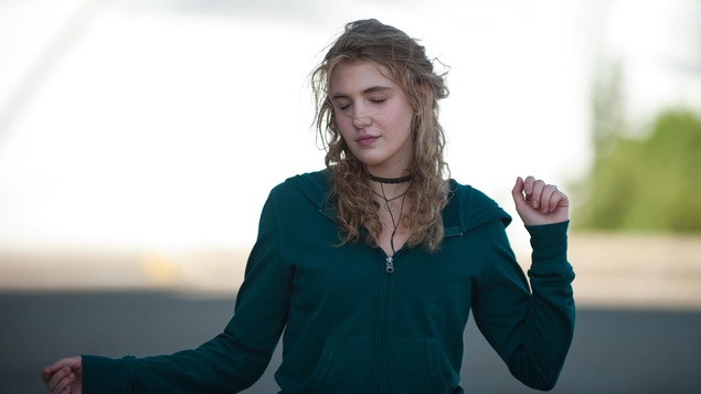 Sophie Nélisse dans le film « Et au pire, on se mariera » Sophie Nélisse dans le film « Et au pire, on se mariera »