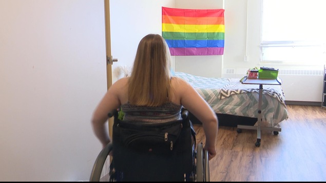 Fanny Martin Belisle en chaise roulante, dans son appartement de la résidence pour aînés