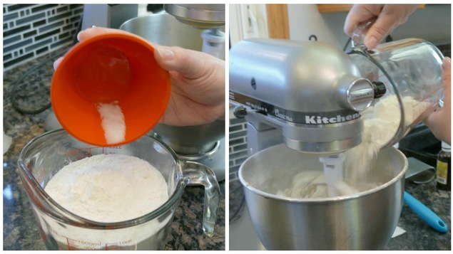 Le bicarbonate de soude et la farine. Le bicarbonate de soude et la farine.