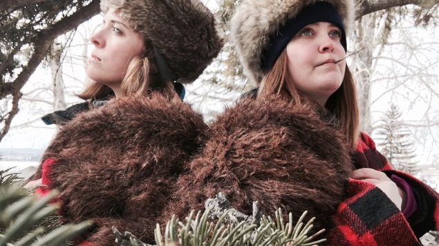Les détectives Marie-Ève DuSablon et Sarah Murphy au Festival des Sucres de Calgary. Les détectives Marie-Ève DuSablon et Sarah Murphy au Festival des Sucres de Calgary.