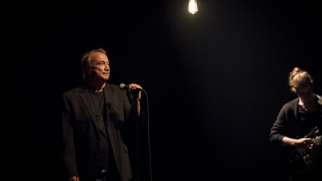 Claude Dubois en concert au théâtre Maisonneuve, lors des FrancoFolies de Montréal, le 16 juin 2017. Claude Dubois en concert au théâtre Maisonneuve, lors des FrancoFolies de Montréal, le 16 juin 2017.