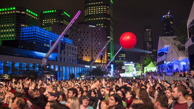 L'ambiance était à la fête le 17 juin 2017 aux FrancoFolies de Montréal. L'ambiance était à la fête le 17 juin 2017 aux FrancoFolies de Montréal.