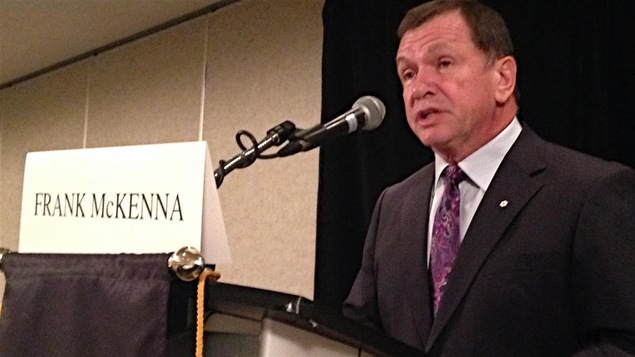 L'ancien premier ministre du Nouveau-Brunswick Frank McKenna L'ancien premier ministre du Nouveau-Brunswick Frank McKenna