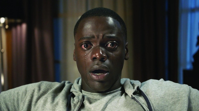 L'acteur Daniel Kaluuya, en train de pleurer dans une scène de « Get Out ».