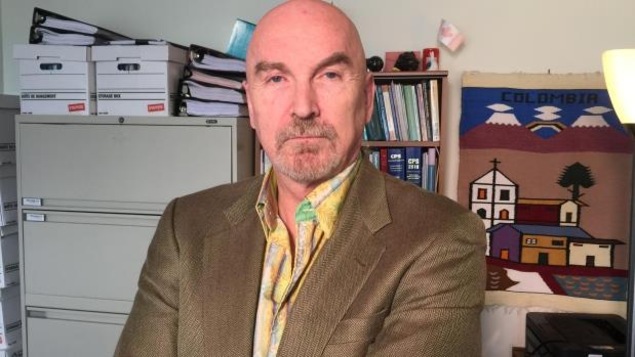 Le psychiatre Greg Passey dit avoir été intimidé par des cadres de la Gendarmerie royale du Canada qui lui ont rendu visite l'automne dernier. Le psychiatre Greg Passey dit avoir été intimidé par des cadres de la Gendarmerie royale du Canada qui lui ont rendu visite l'automne dernier.