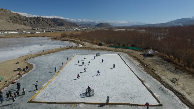 Une patinoire sur le « toit du monde » Une patinoire sur le « toit du monde »