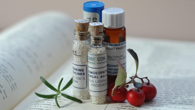 Des flacons de produits homéopathiques